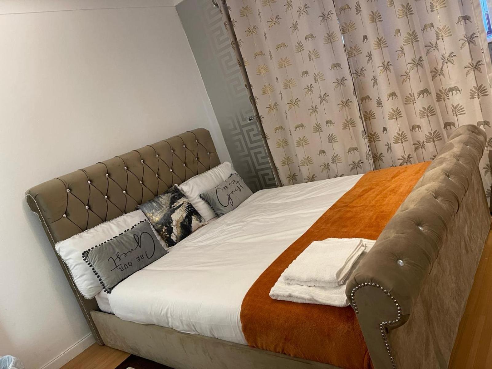 Basildon 3 Bedroom - Free Parking Private Garden Екстериор снимка