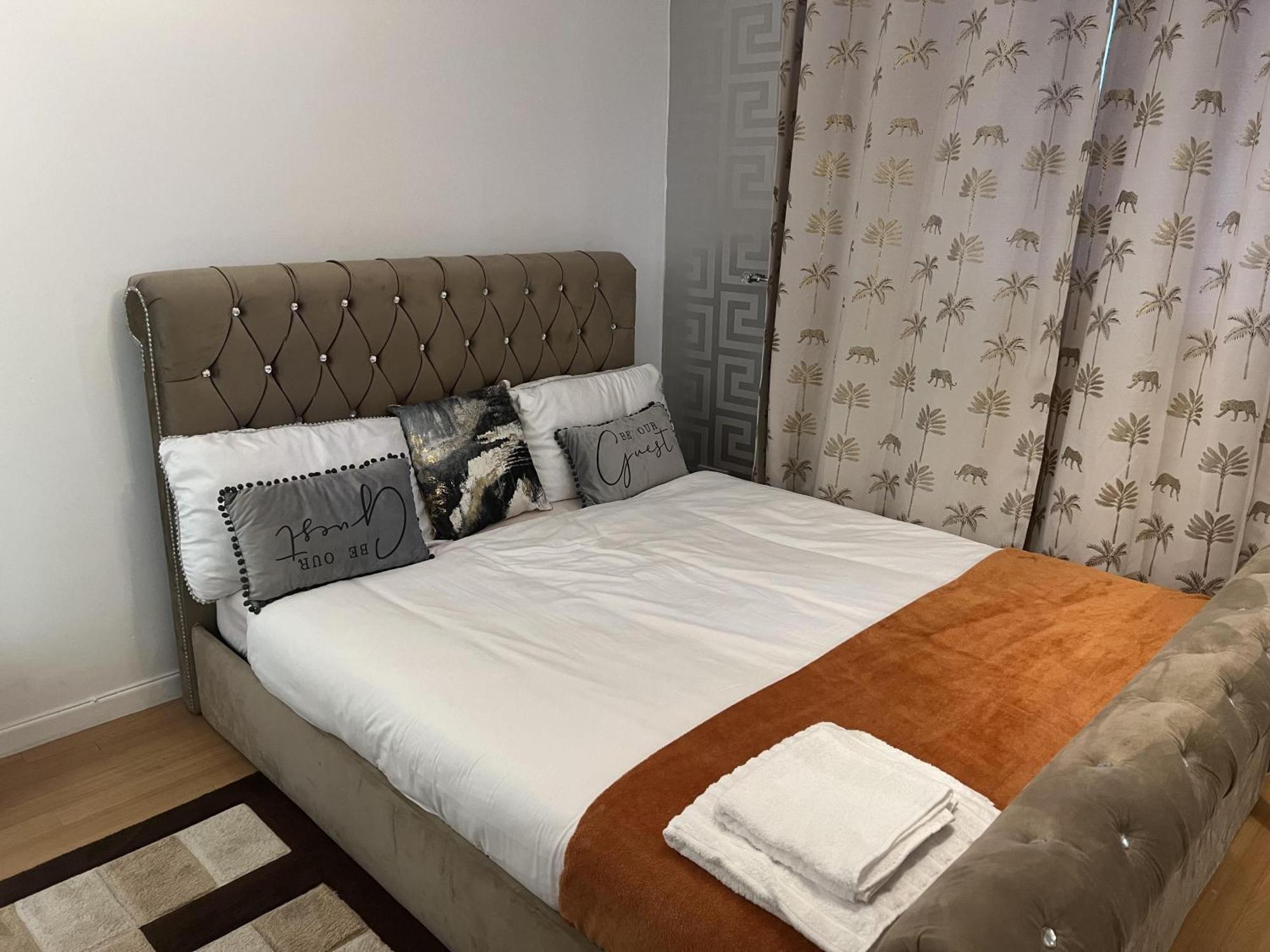 Basildon 3 Bedroom - Free Parking Private Garden Екстериор снимка